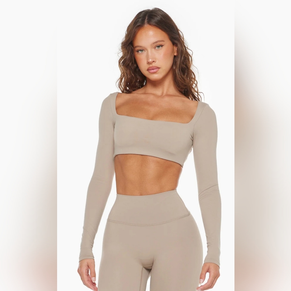 Csb freedom contour crop and freedom long sleeve set